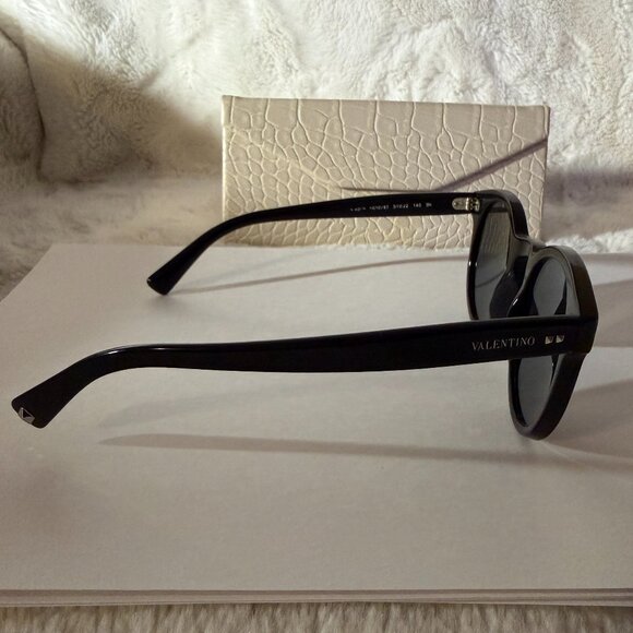 Valentino VA4009 col. 5010/87 Black Round Sunglasses main image 7
